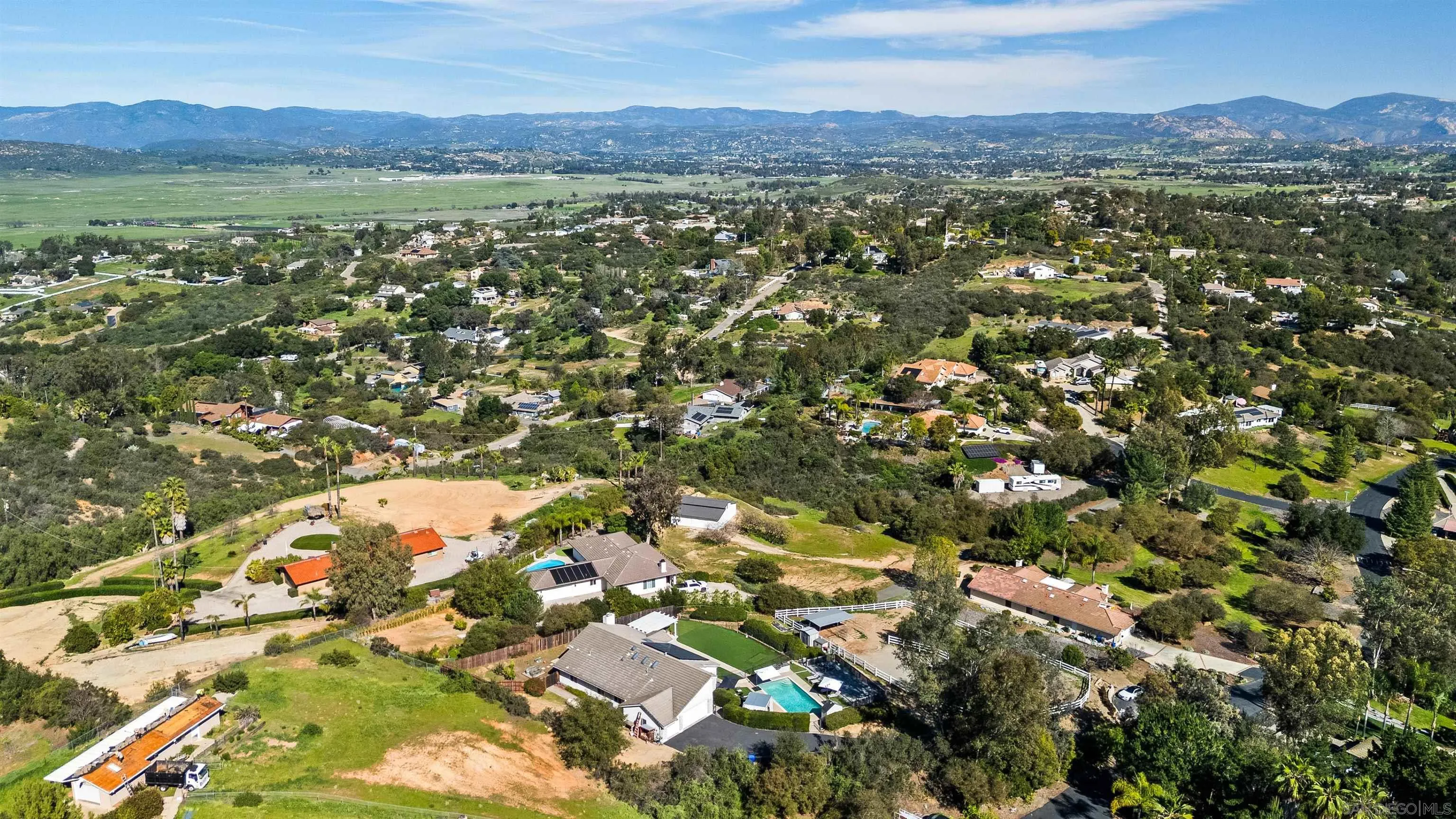 https://cdn.realtyfeed.com/cdn/127/260005137/72a34de144e227feca05d764a0989797.webp