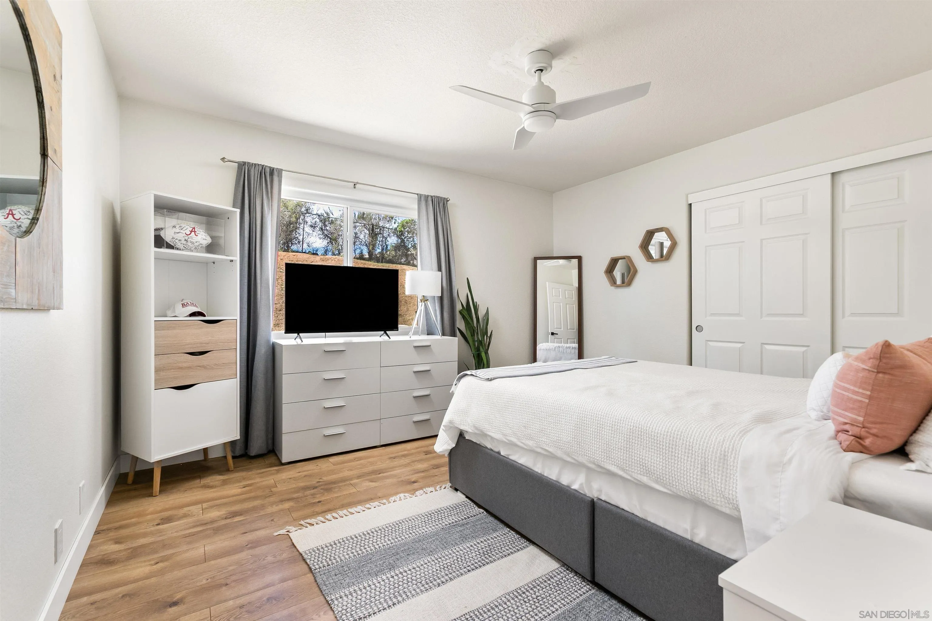 https://cdn.realtyfeed.com/cdn/127/260005137/84f5f89c2f572e807bd10a670d89a618.webp