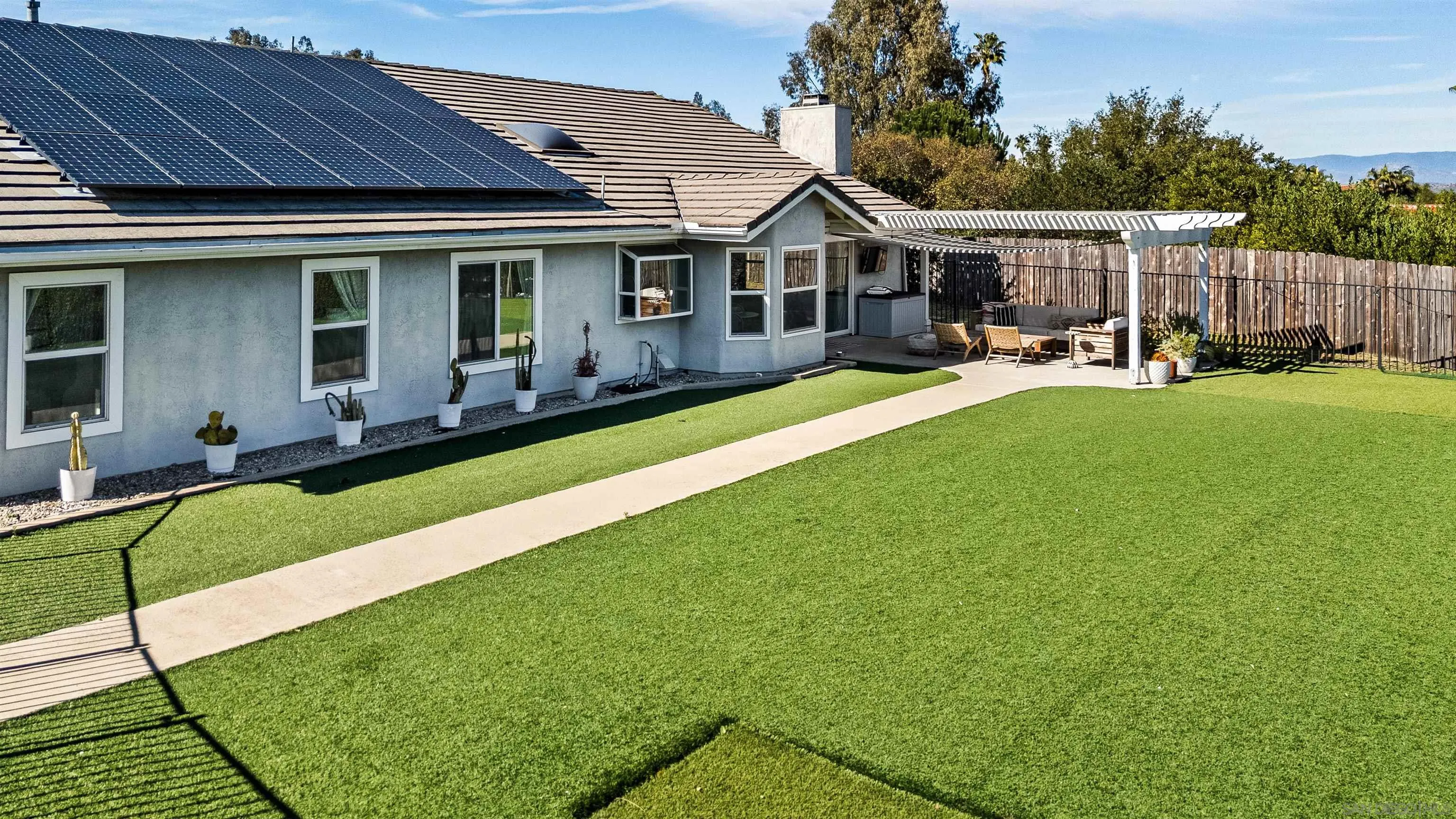 https://cdn.realtyfeed.com/cdn/127/260005137/b3c4794087fde483fa17c8964f6de45e.webp