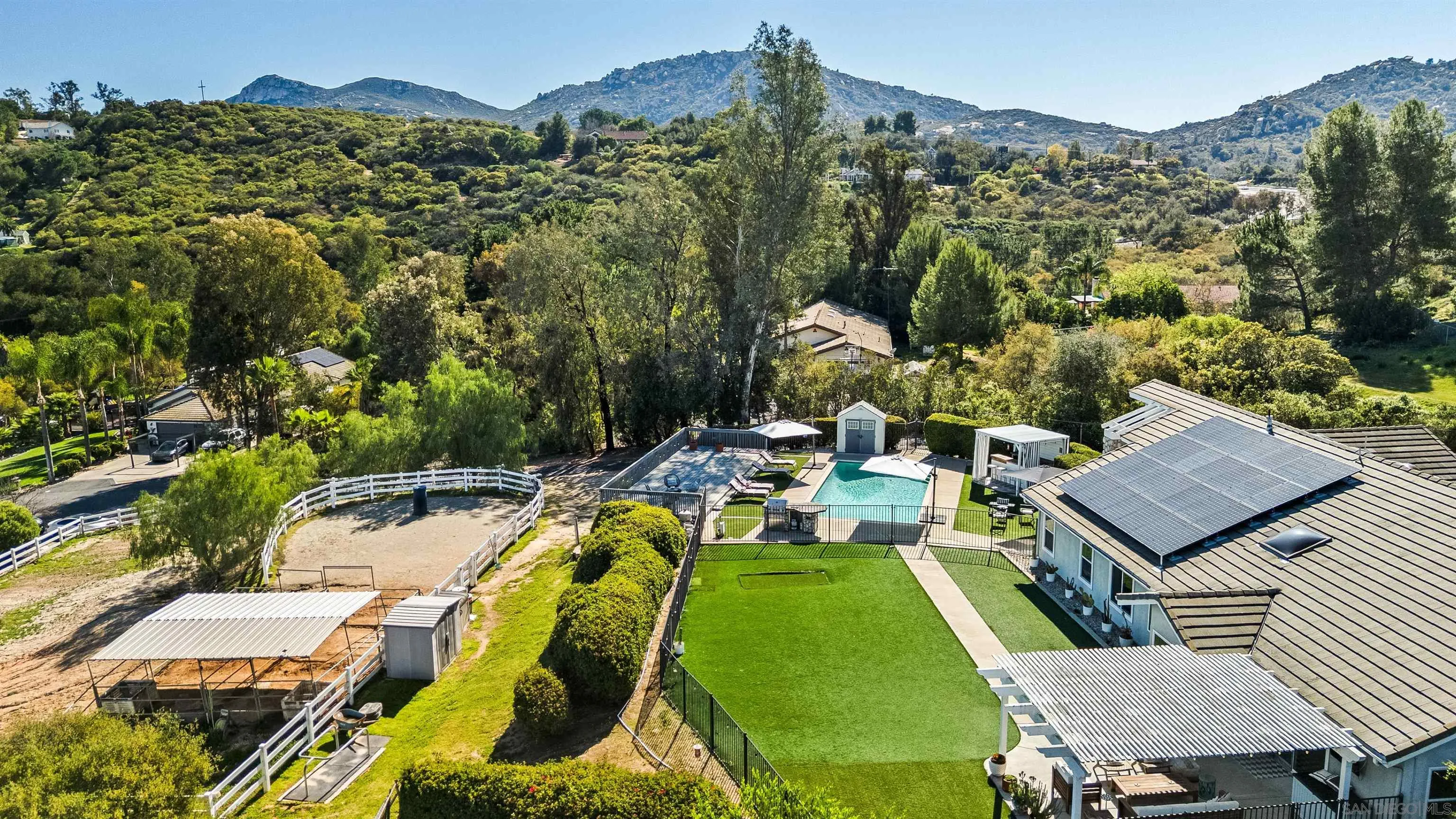 https://cdn.realtyfeed.com/cdn/127/260005137/e6c0ce6f892cf0121149f09a972b5337.webp
