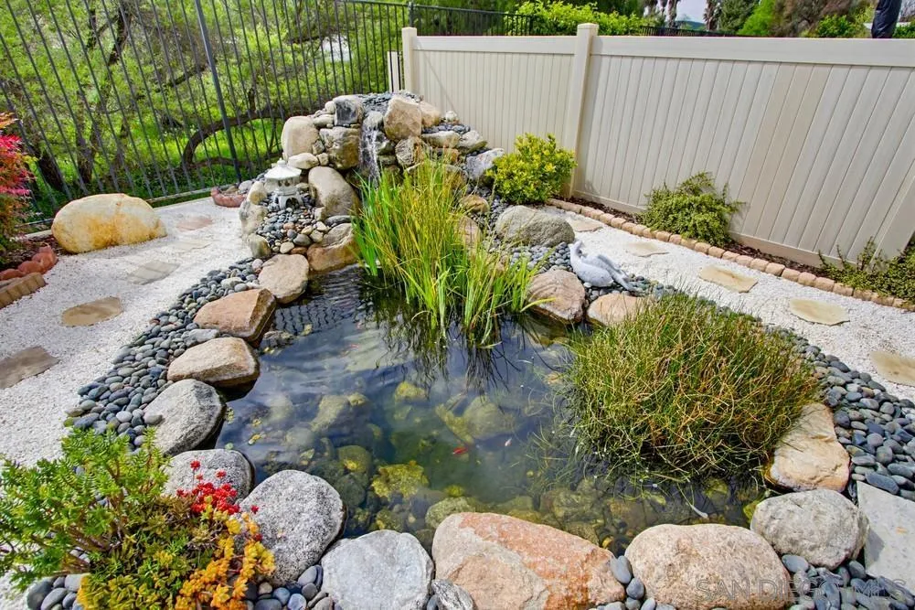 https://cdn.realtyfeed.com/cdn/127/260005141/3273487982bc000588b4b842ab862e6c.webp