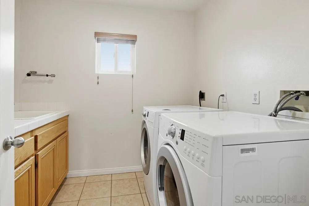 https://cdn.realtyfeed.com/cdn/127/260005141/5b83696ff9e9949f7481f1f33ef02eec.webp