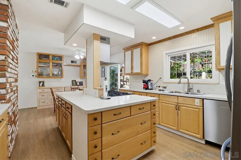 https://cdn.realtyfeed.com/cdn/127/260005143/1ad232ad0c84643b3c8b3e22e1e56c80.webp