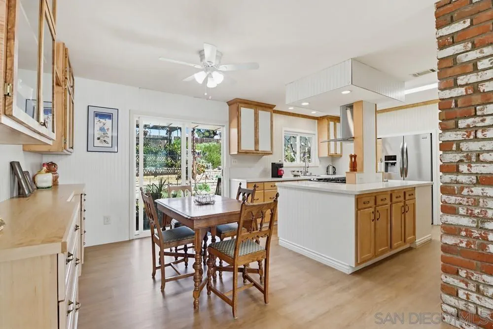 https://cdn.realtyfeed.com/cdn/127/260005143/1e5d865080f0914237422124d7eea94d.webp