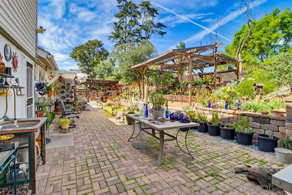 https://cdn.realtyfeed.com/cdn/127/260005143/c34448867a8a49c16cd56a471ebeace9.webp