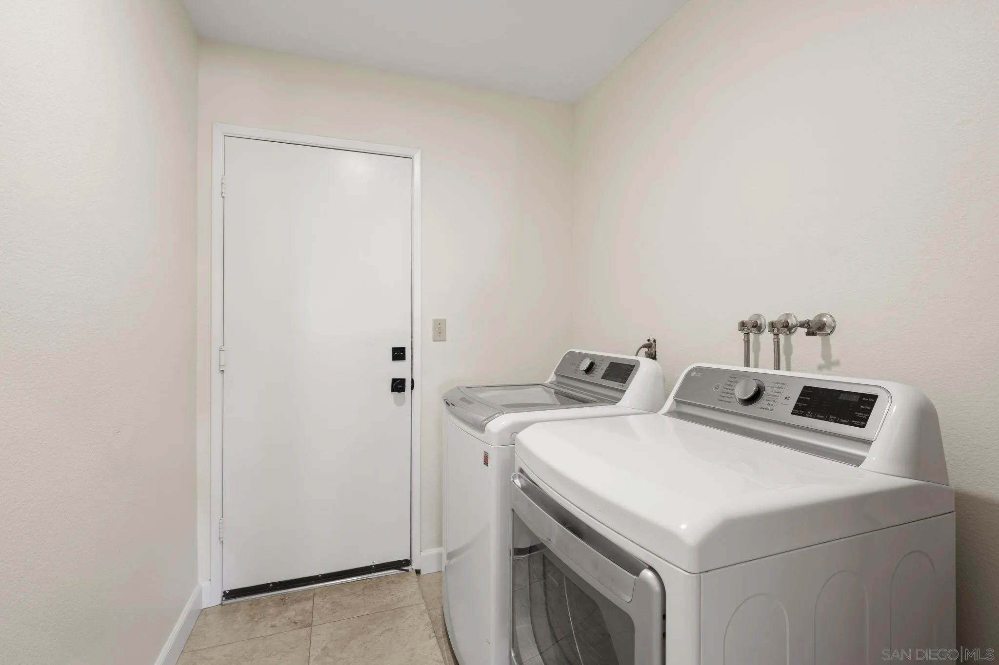 https://cdn.realtyfeed.com/cdn/127/260005144/1127851ca3cb68750c746a85b73451f6.webp