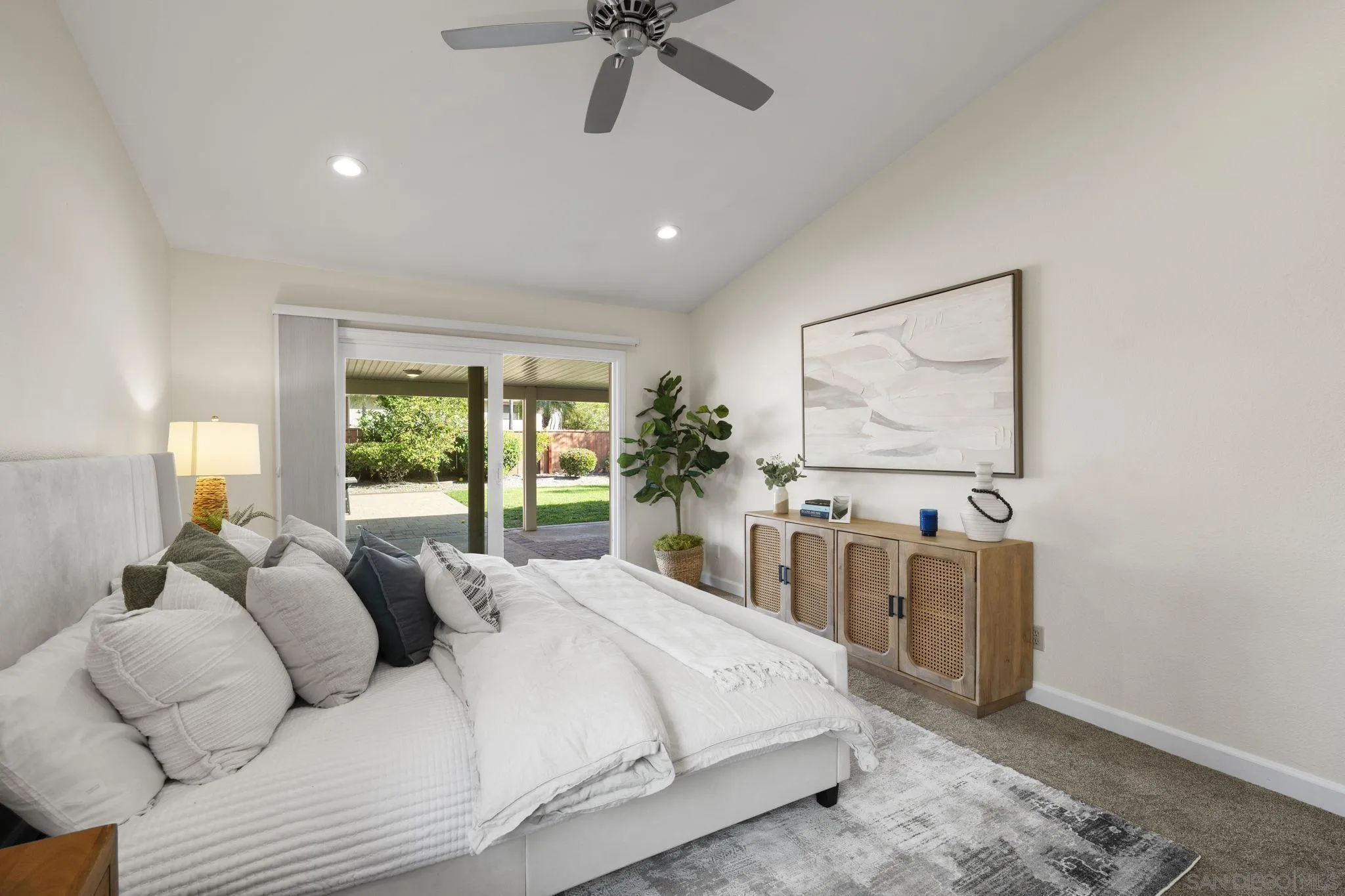 https://cdn.realtyfeed.com/cdn/127/260005144/26acc355284b6b7f30683721b952a3cb.webp