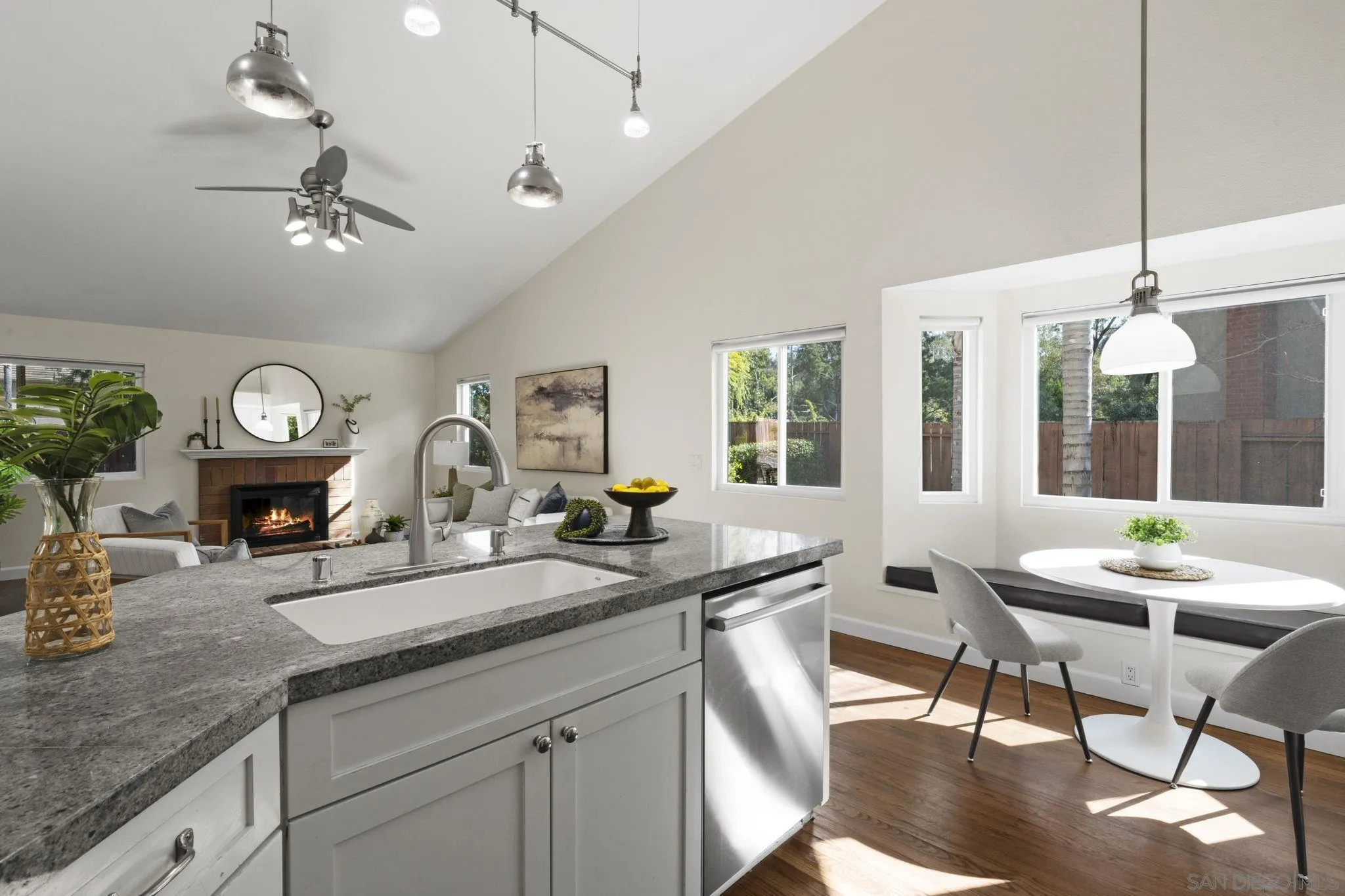 https://cdn.realtyfeed.com/cdn/127/260005144/80b3d435764597355c9618f02a2f3127.webp