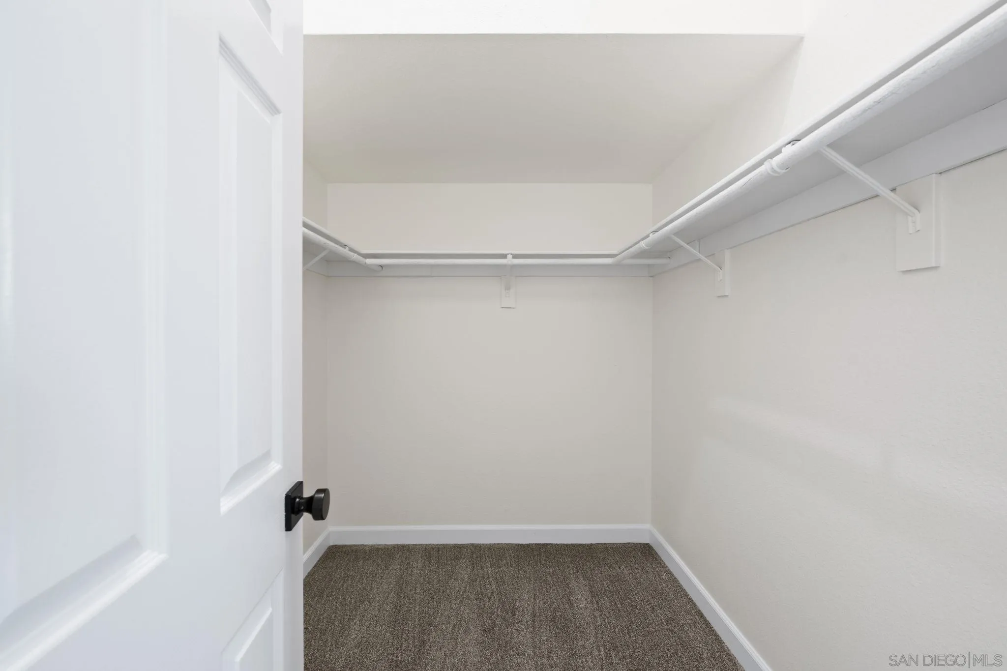 https://cdn.realtyfeed.com/cdn/127/260005144/d7e37d1c39fd6a44cc097ce2686b550a.webp