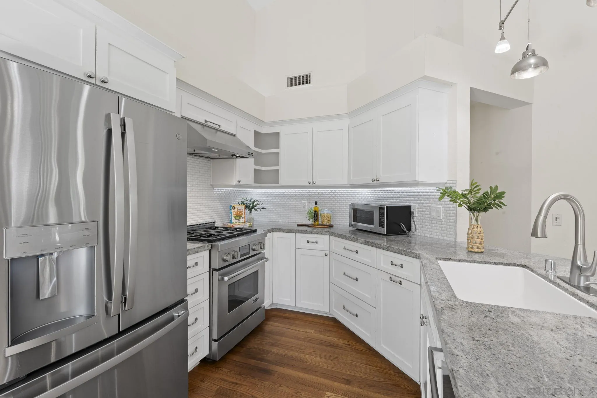 https://cdn.realtyfeed.com/cdn/127/260005144/f432eff961a86433ffebb2b4a0423f9e.webp