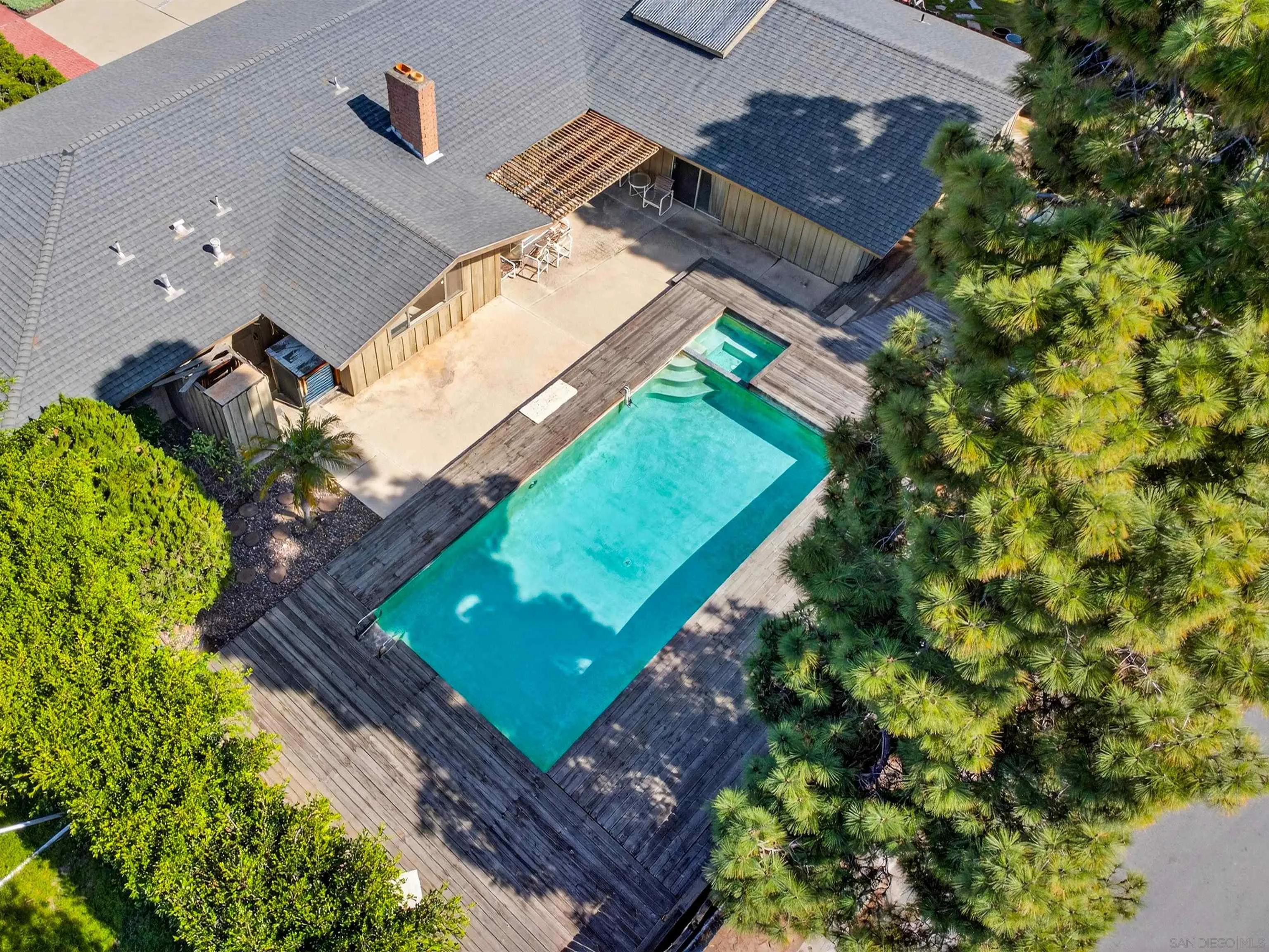 https://cdn.realtyfeed.com/cdn/127/260005146/7ce08be2bc73119d80928d348c020919.webp