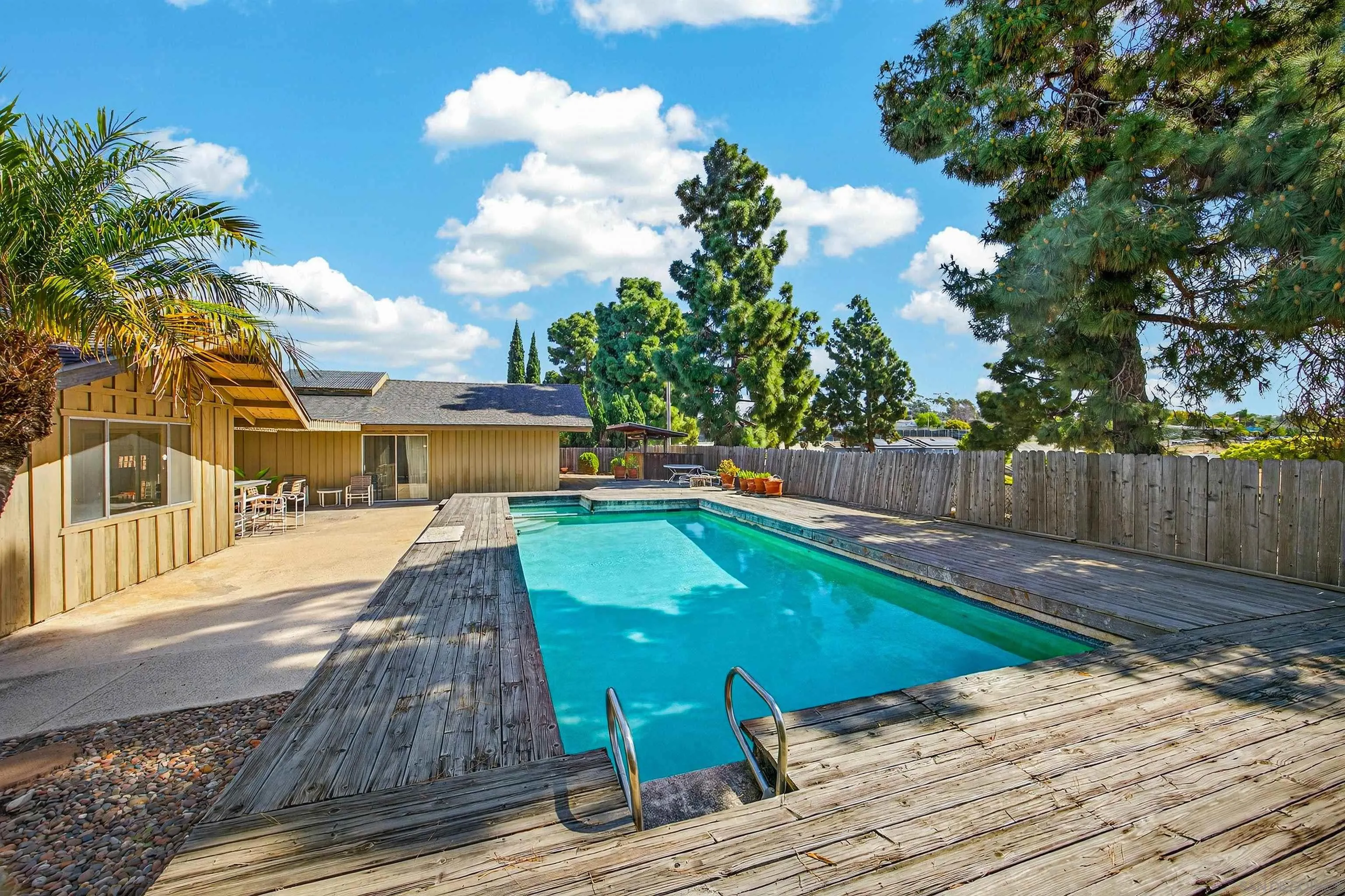 https://cdn.realtyfeed.com/cdn/127/260005146/a6c68c24c447c6a7fa2a6a826fb61ed0.webp