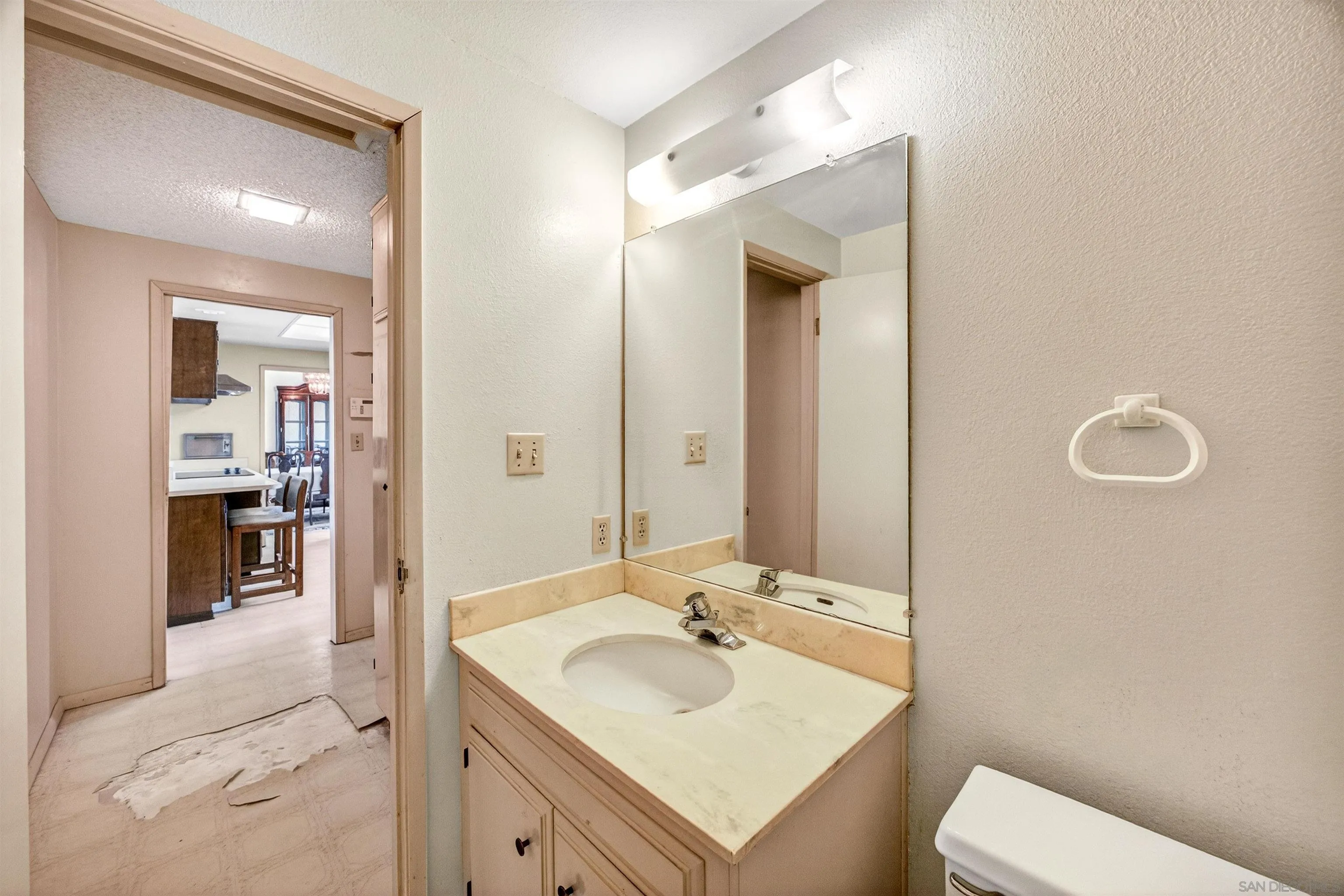 https://cdn.realtyfeed.com/cdn/127/260005146/a8b847d4cb33e82ad319029cbaf9b14e.webp