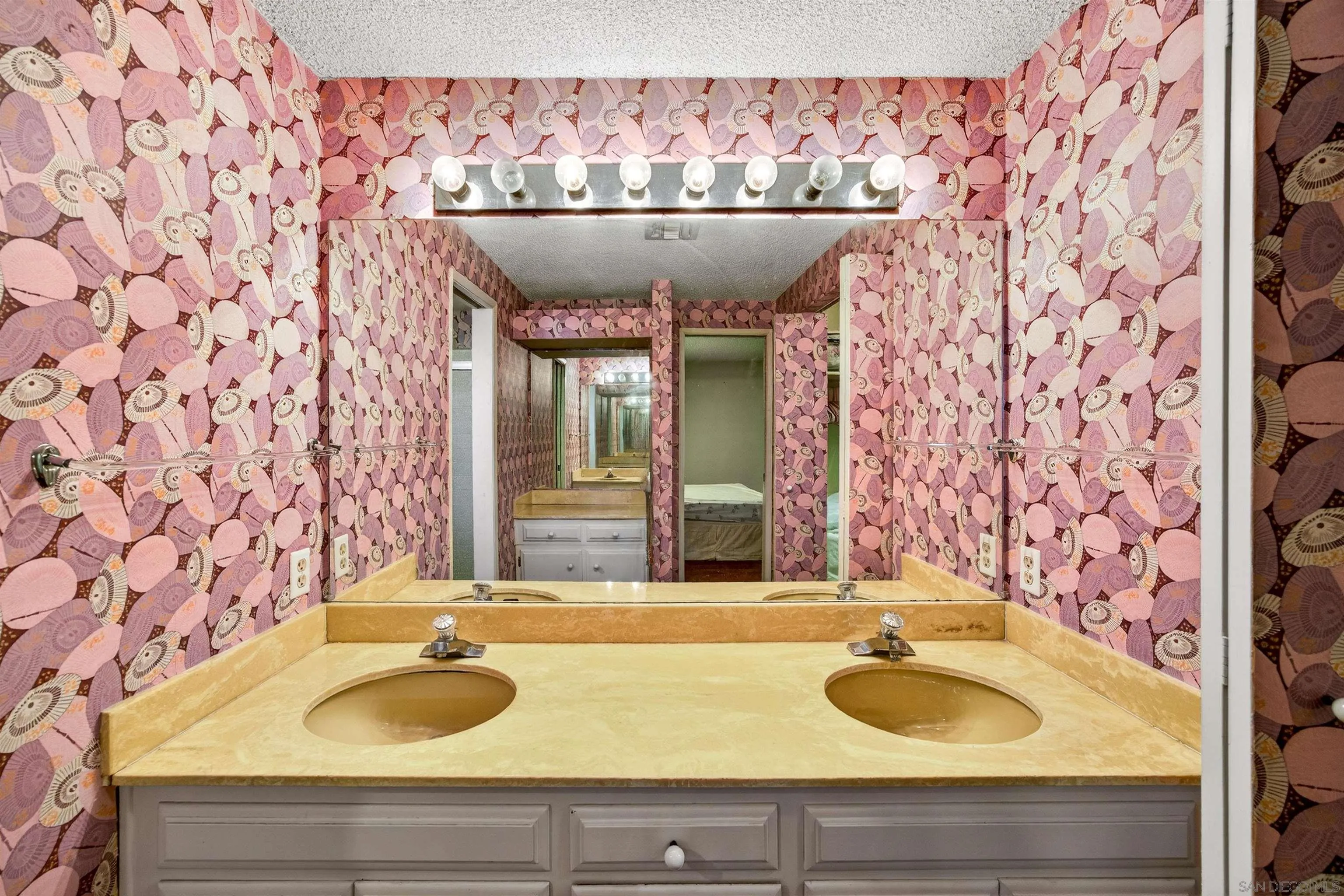 https://cdn.realtyfeed.com/cdn/127/260005146/dbd8825ab02f31cd0759c0386fd19283.webp