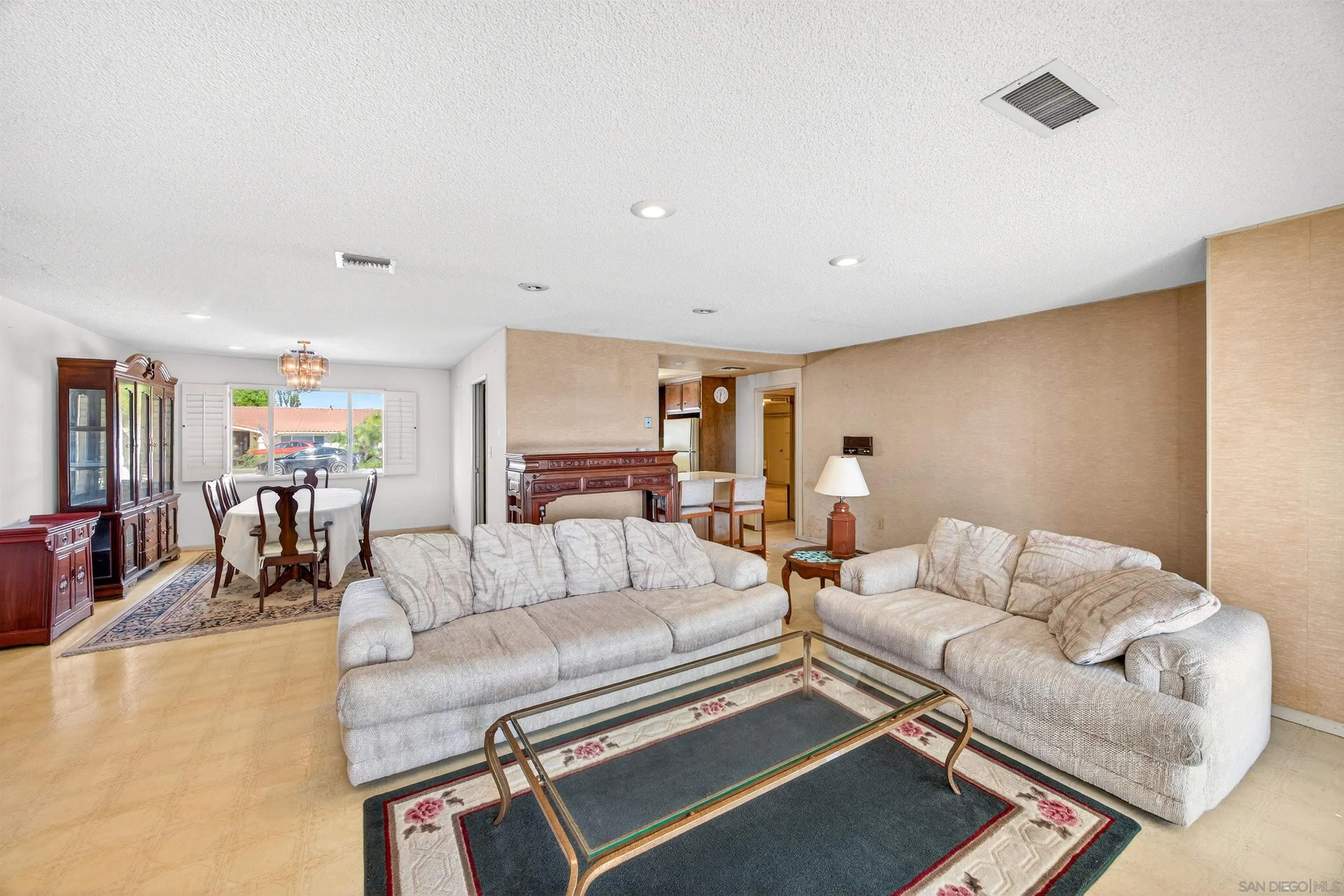 https://cdn.realtyfeed.com/cdn/127/260005146/e555ab167ce7176c934767aa6e7166e7.webp