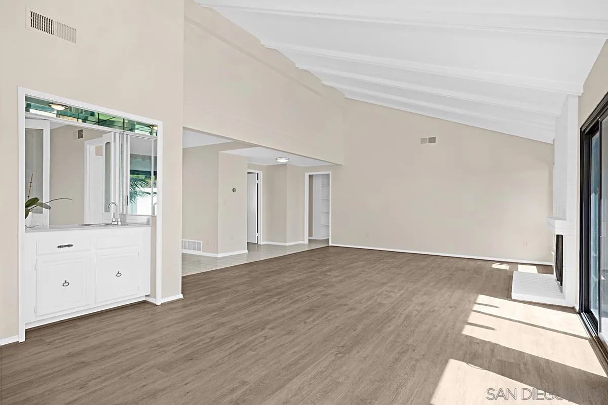 https://cdn.realtyfeed.com/cdn/127/260005150/f54f3ad724c094f54ff8a6b0624d7246.webp