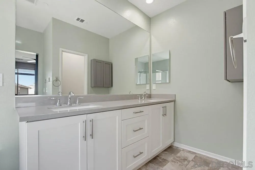 Photo #37: 260005152 Listing: Photo #37