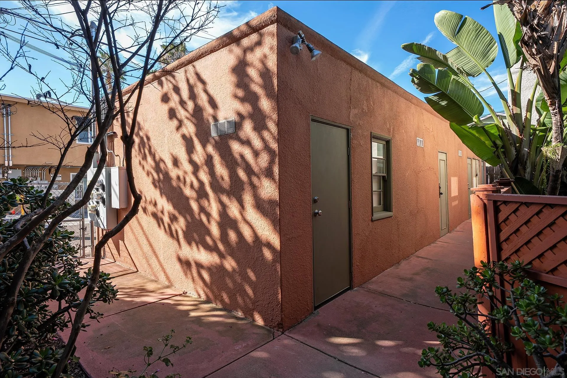 https://cdn.realtyfeed.com/cdn/127/260005153/0a69ab4fe7334cd4852a418a926ec09f.webp