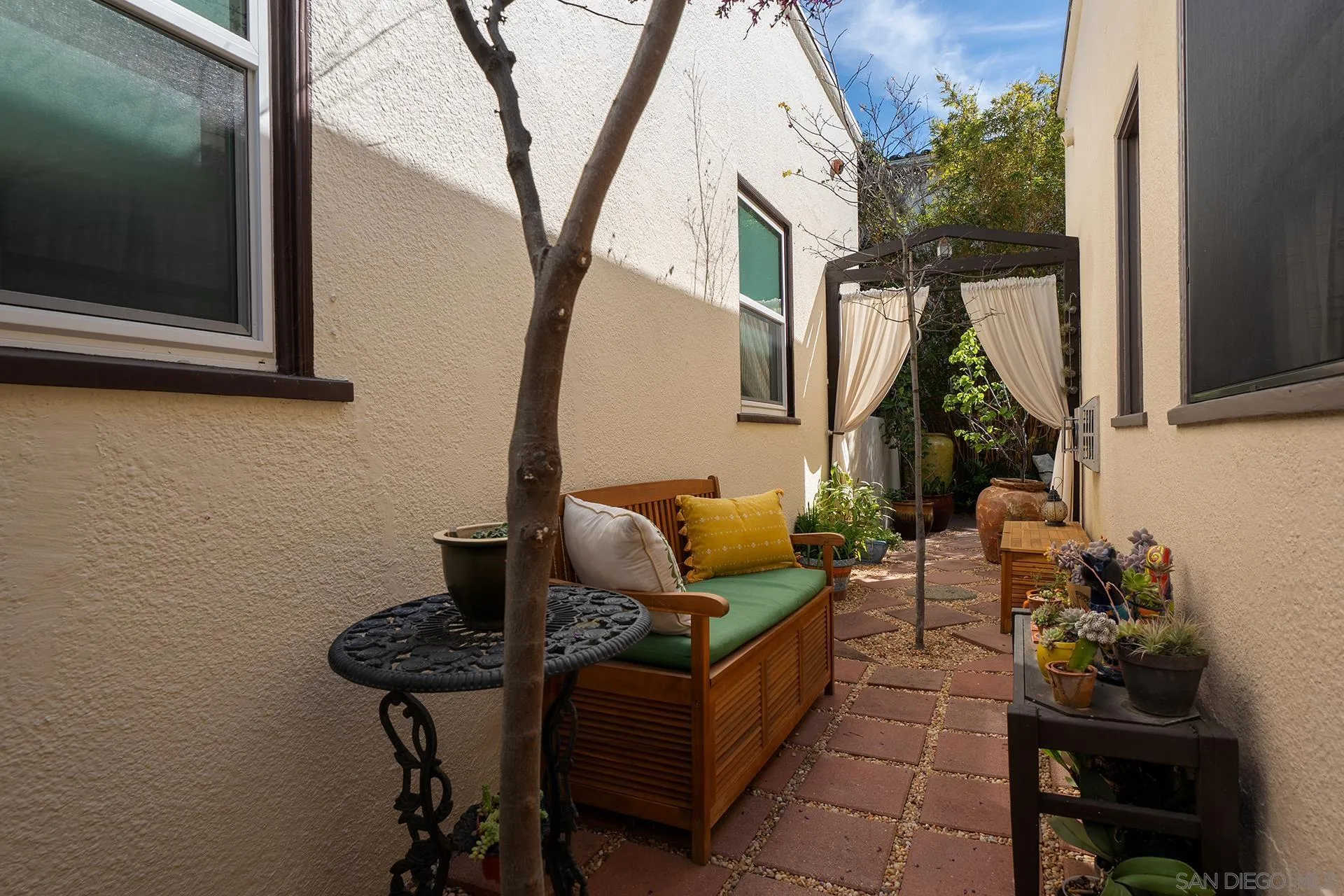 https://cdn.realtyfeed.com/cdn/127/260005153/164219253c0afc297176a5d031d89e36.webp