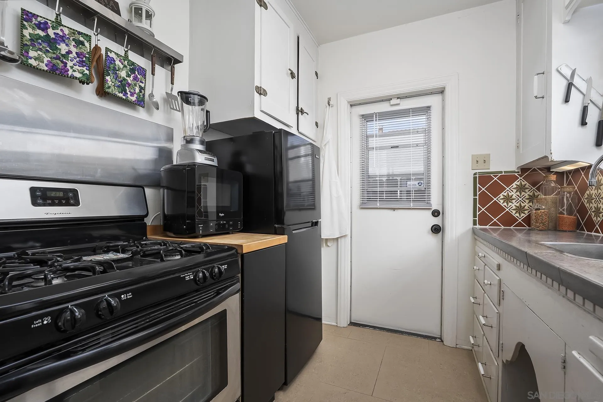 https://cdn.realtyfeed.com/cdn/127/260005153/c022259ed906dc8c41f9a5fa74d8935d.webp