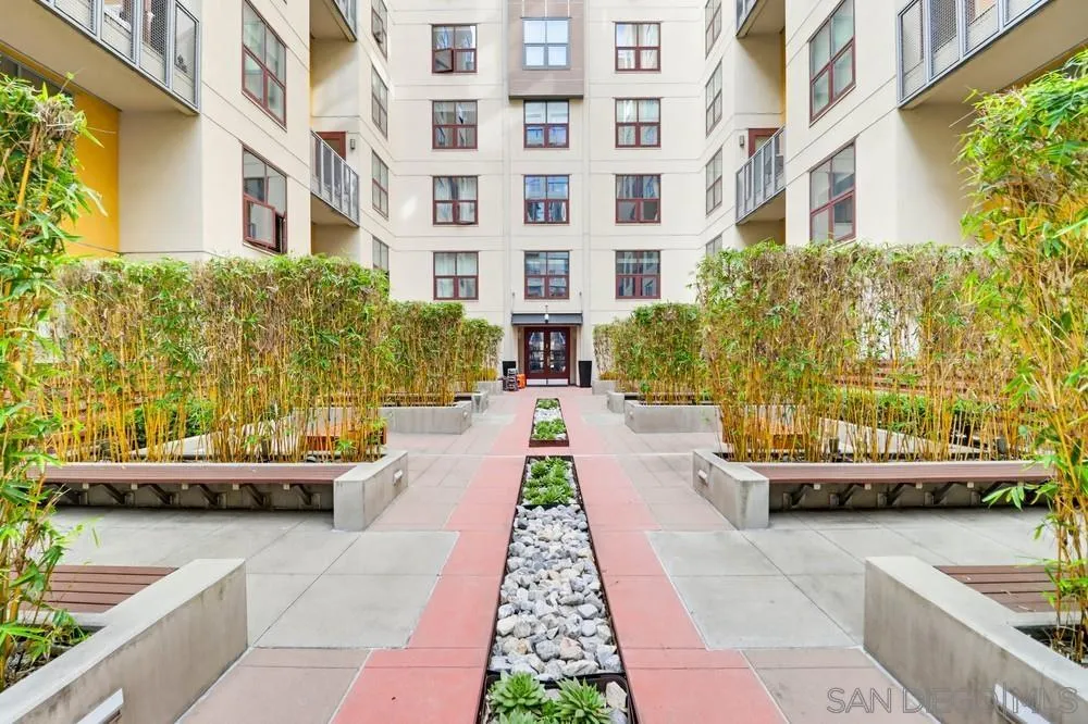 https://cdn.realtyfeed.com/cdn/127/260005154/476323d9dadb2e025285edf16fea9373.webp