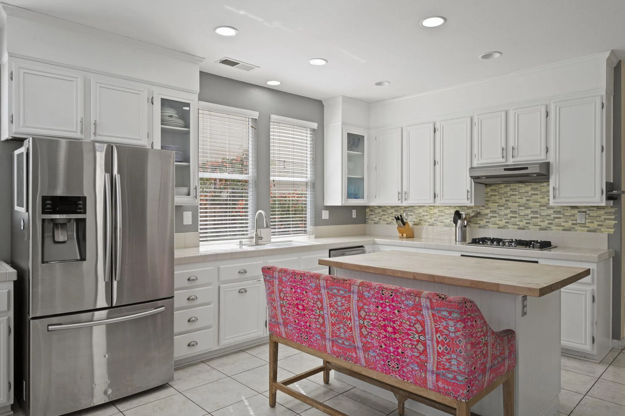 https://cdn.realtyfeed.com/cdn/127/260005157/07260be9fc65e2b83b8f26c725e7b172.webp