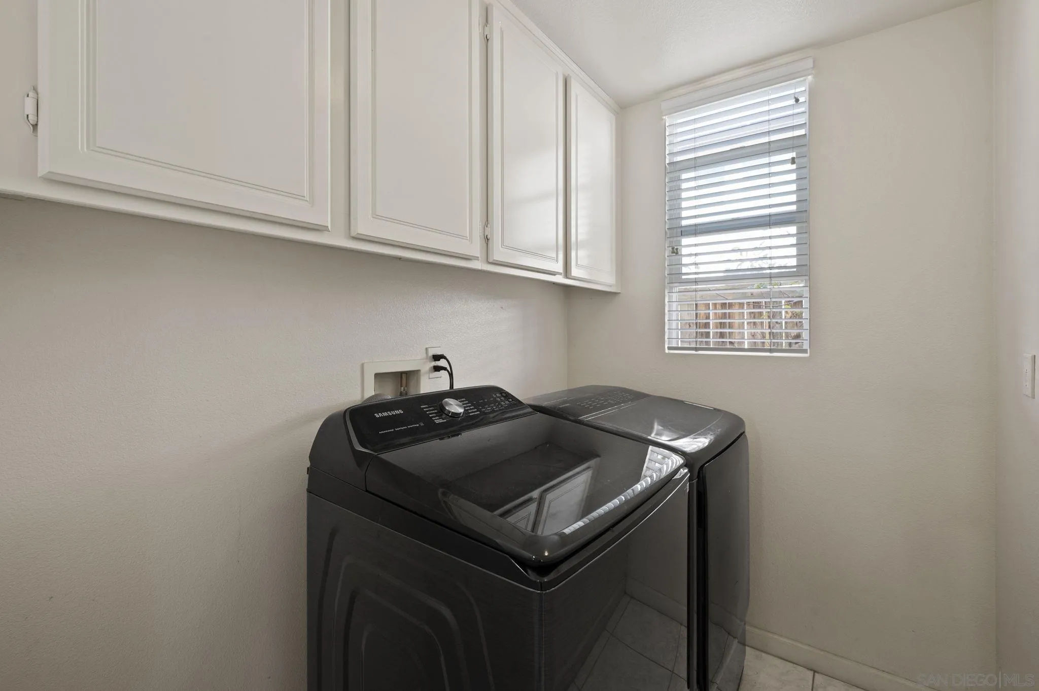 https://cdn.realtyfeed.com/cdn/127/260005157/1fd1f087b81e144bac95c2215f9c0f1b.webp