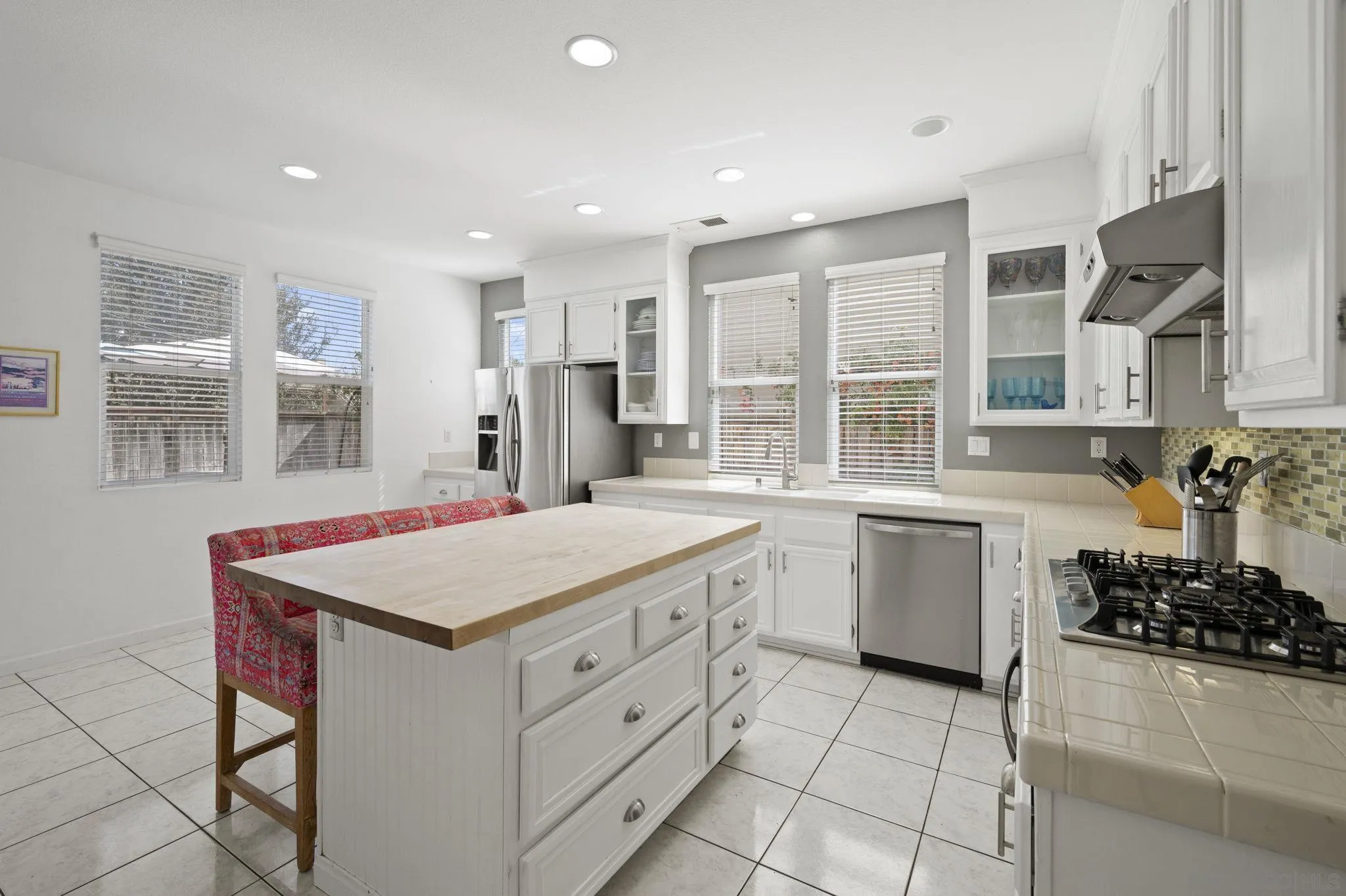 https://cdn.realtyfeed.com/cdn/127/260005157/6c17fa4cc3680cc38b8214d75bc76398.webp