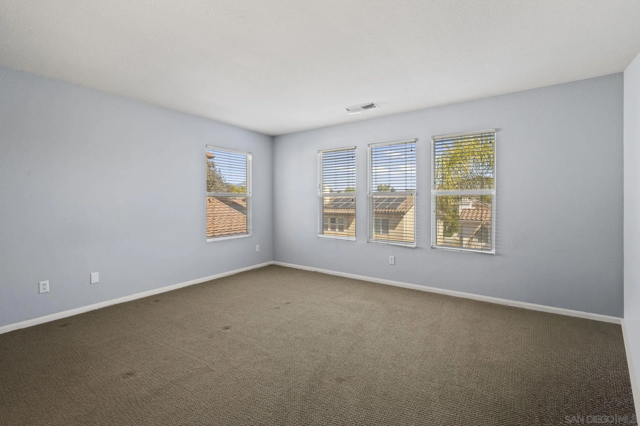 https://cdn.realtyfeed.com/cdn/127/260005157/d2af53b8b50c4096a65f2ab529d64849.webp
