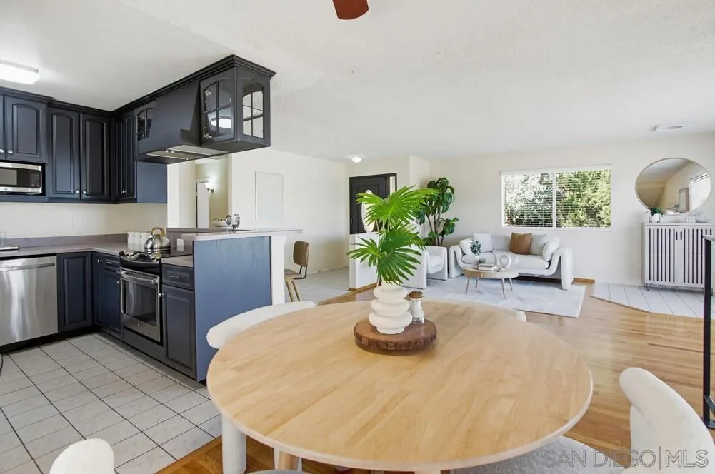 https://cdn.realtyfeed.com/cdn/127/260005161/703b868eb20e40b31535b966e700f300.webp