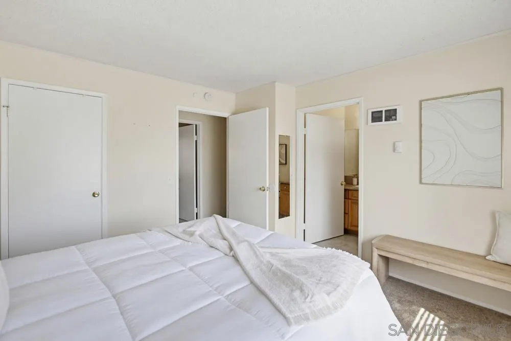 https://cdn.realtyfeed.com/cdn/127/260005161/87c4c9ebb47be020c3e68a59e4d5c1e7.webp