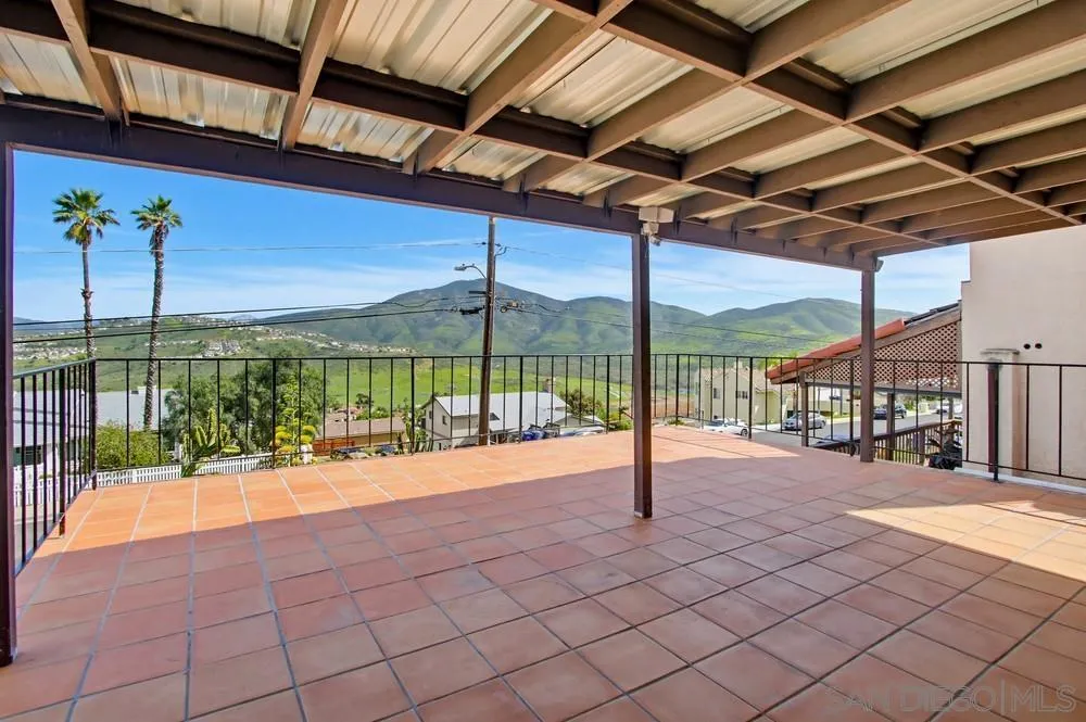 https://cdn.realtyfeed.com/cdn/127/260005161/88717872dd27ccf6bca2789527d72e17.webp