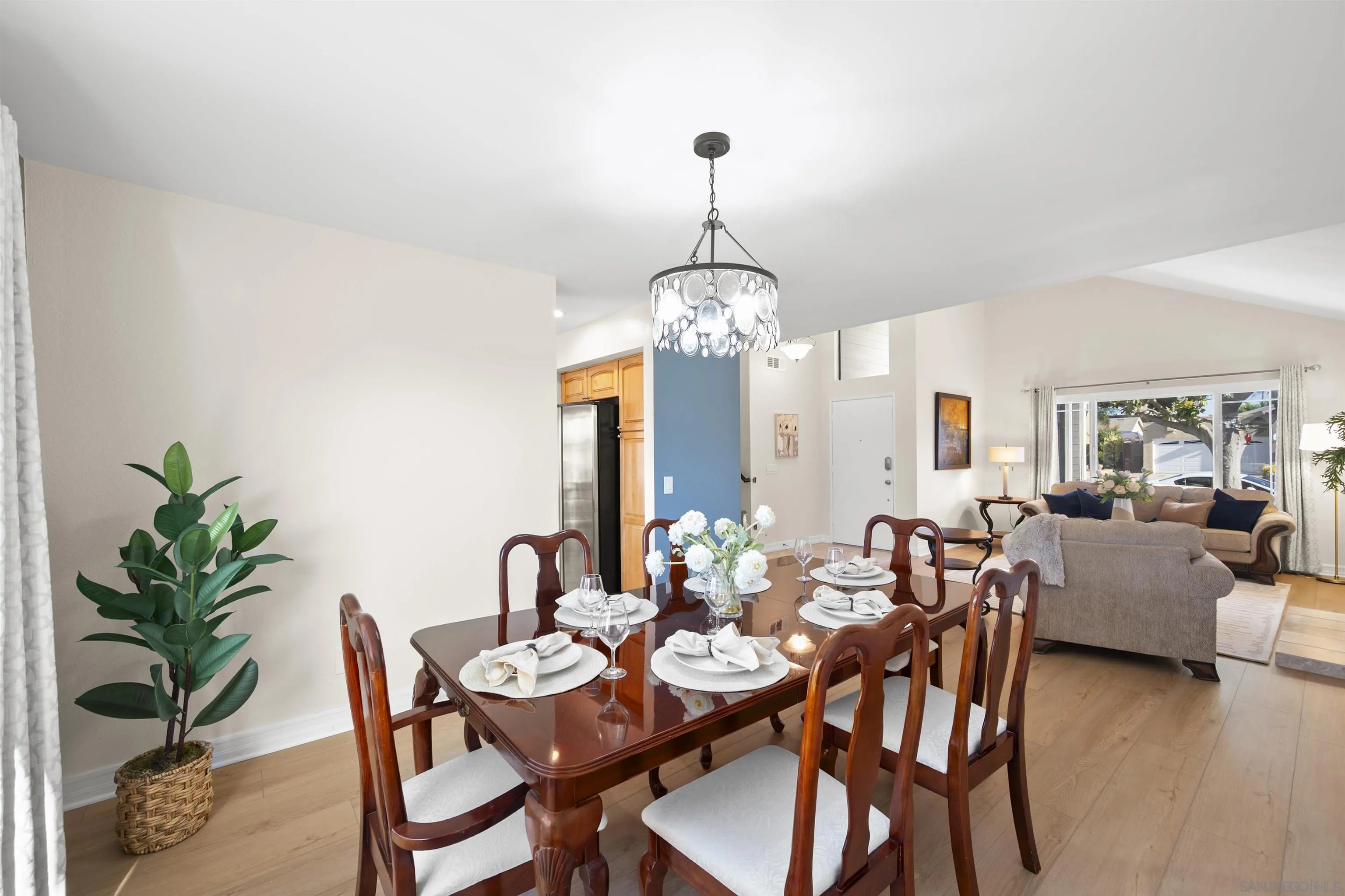 https://cdn.realtyfeed.com/cdn/127/260005163/c3716f289dac030847d69b74eccd079f.webp
