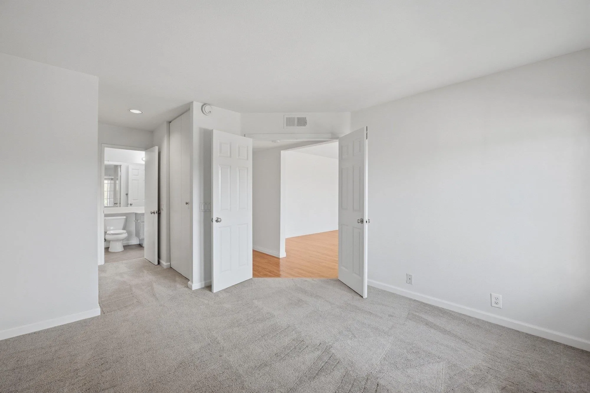 Photo #15: 260005169 Listing: Photo #15