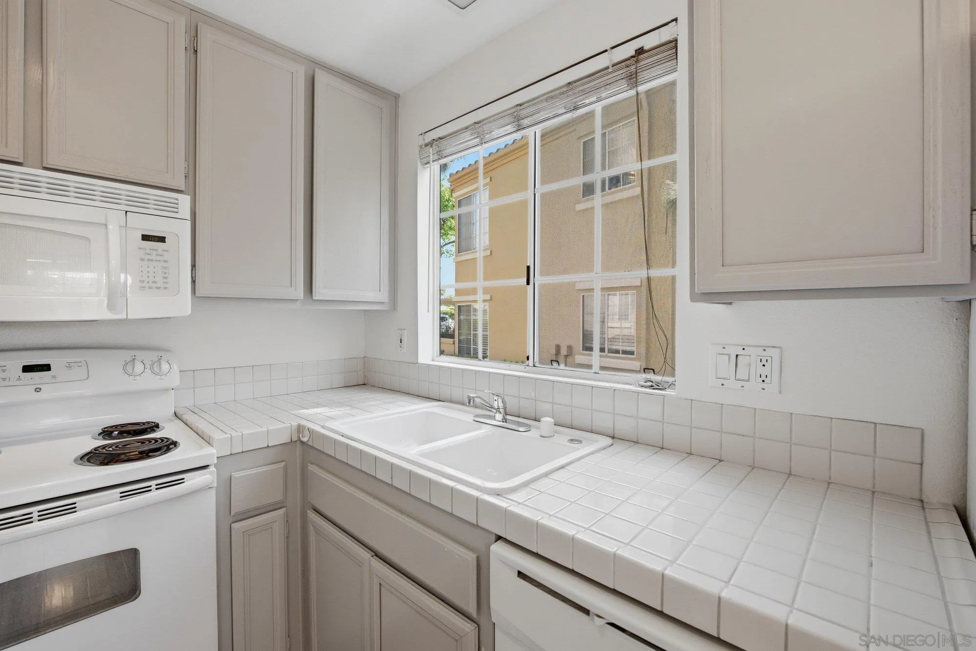 Photo #8: 260005169 Listing: Photo #8