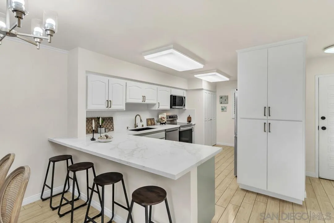 Photo #2: 260005175 Listing: Photo #2