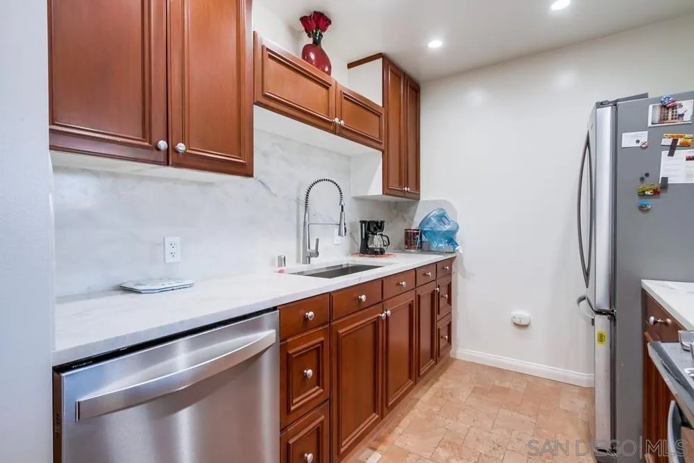 https://cdn.realtyfeed.com/cdn/127/260005177/770150317b3f2a636d6af6e2d4b315fa.webp