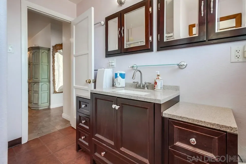 https://cdn.realtyfeed.com/cdn/127/260005177/fc365ad5507dc79939b455a60abe09b3.webp