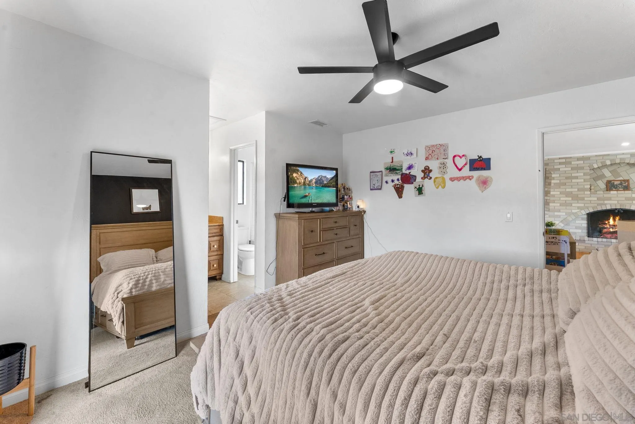 https://cdn.realtyfeed.com/cdn/127/260005178/3206357a18edf4c9e7518e0d0b3f79ed.webp