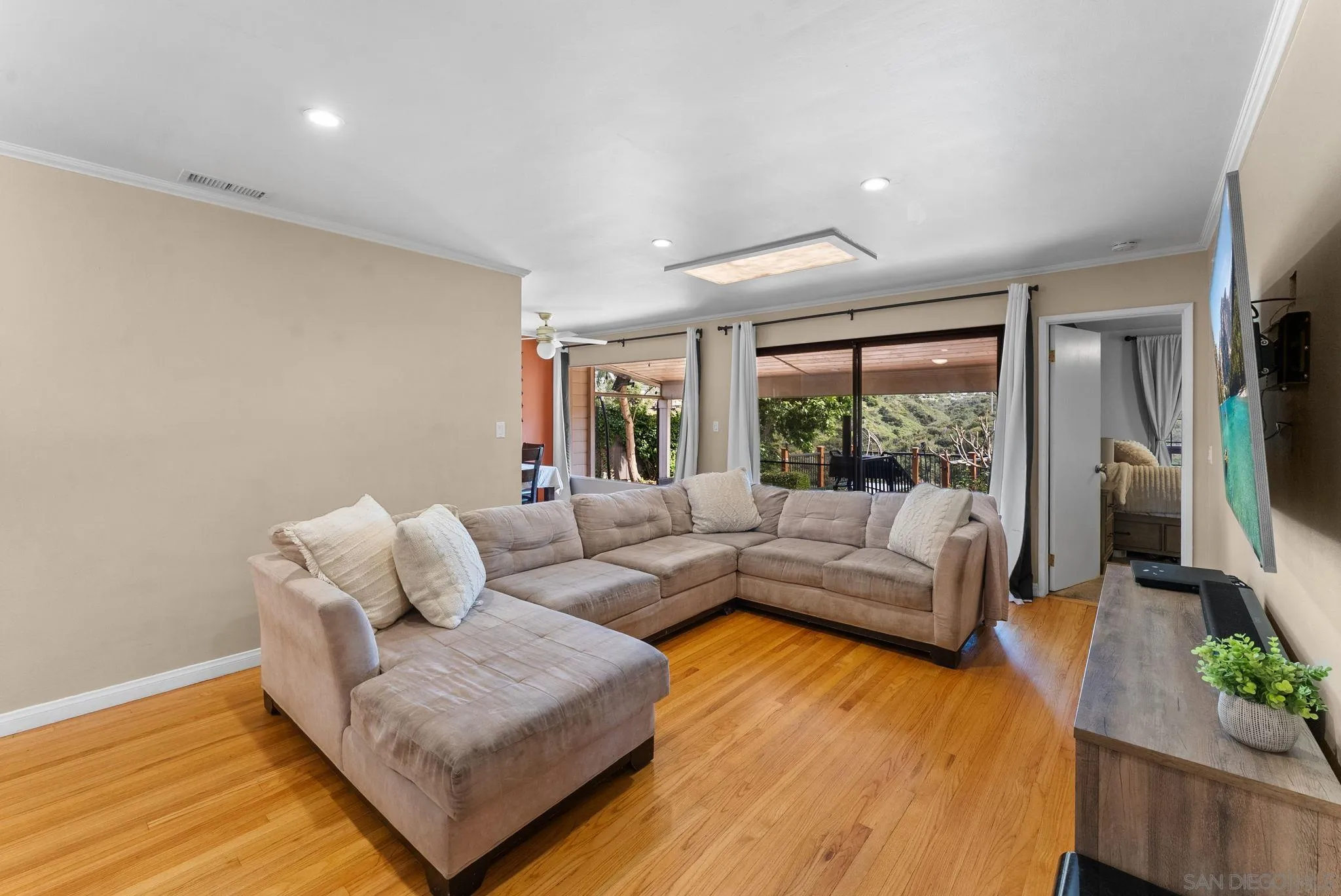 https://cdn.realtyfeed.com/cdn/127/260005178/e811020de133cdb3bf19201ee834af68.webp