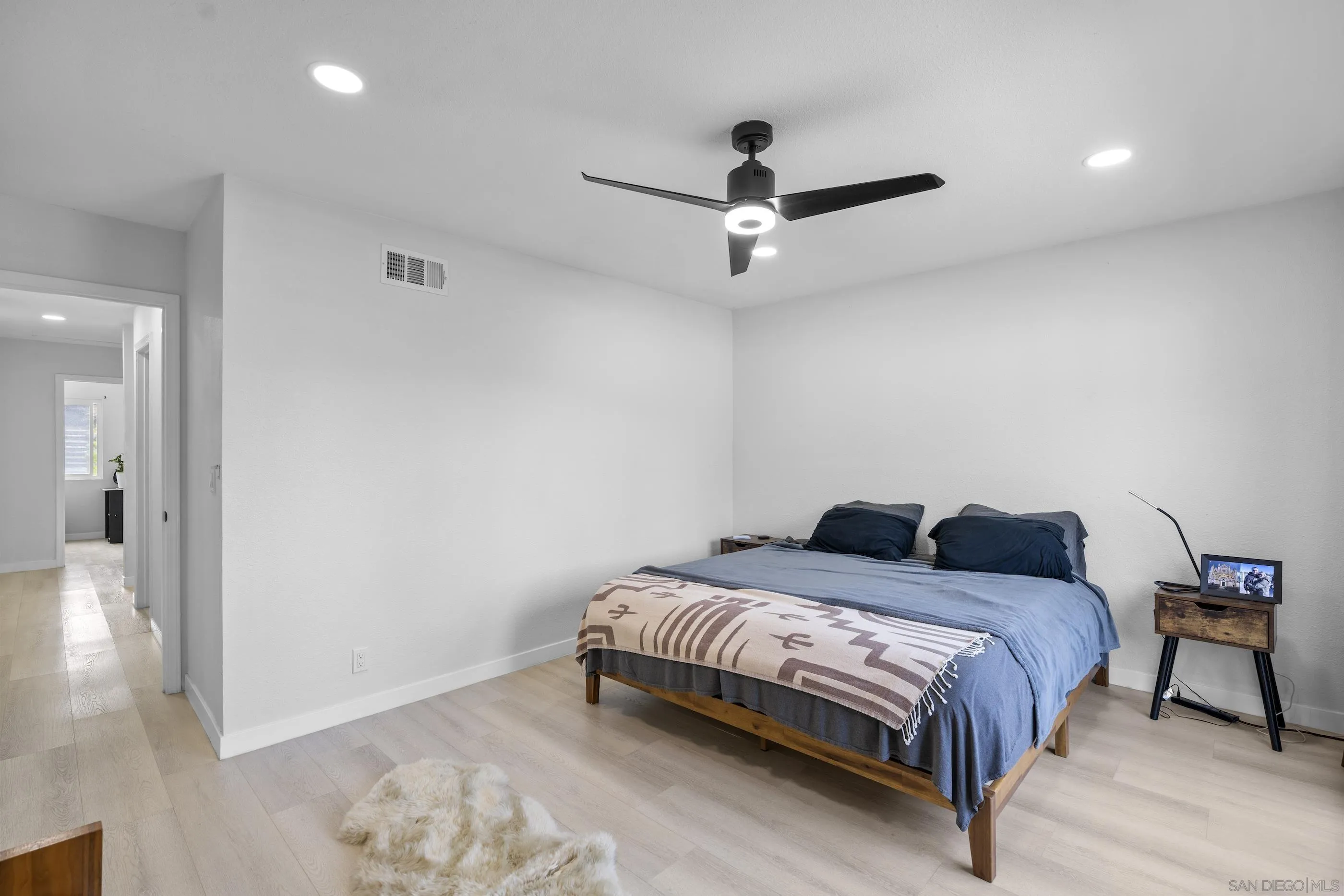 https://cdn.realtyfeed.com/cdn/127/260005182/5c5d49940cd6239204e1aff59c38aeeb.webp