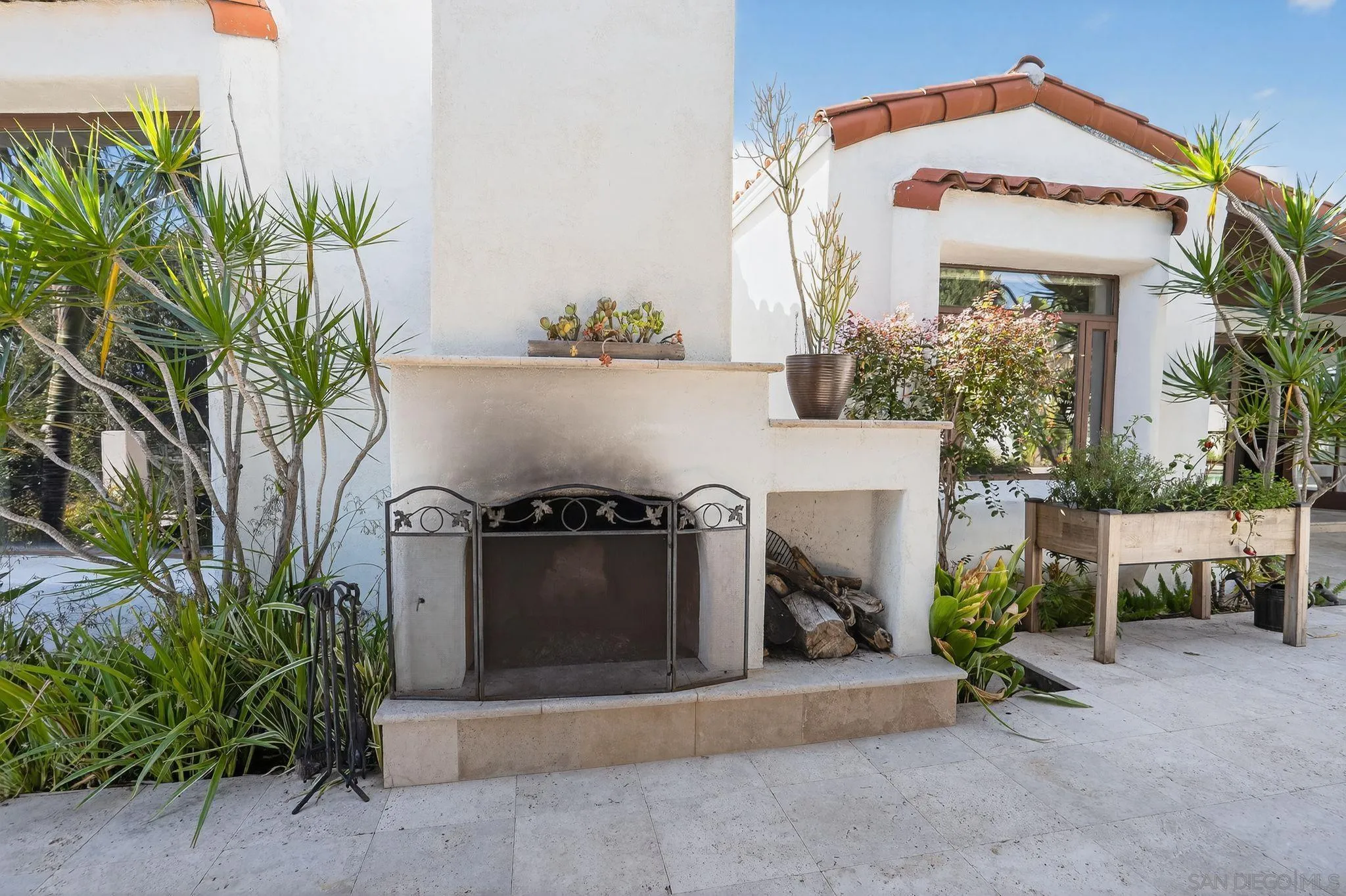 https://cdn.realtyfeed.com/cdn/127/260005197/679964a0fe8ca11d847bffb3bd841294.webp