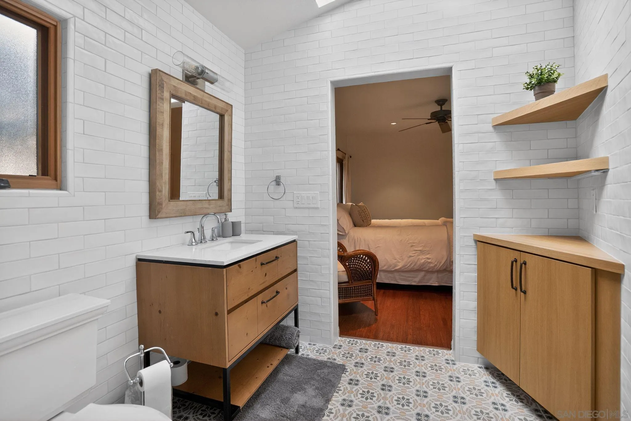 https://cdn.realtyfeed.com/cdn/127/260005197/e9f597a0c75f42379d945b31186d4a53.webp