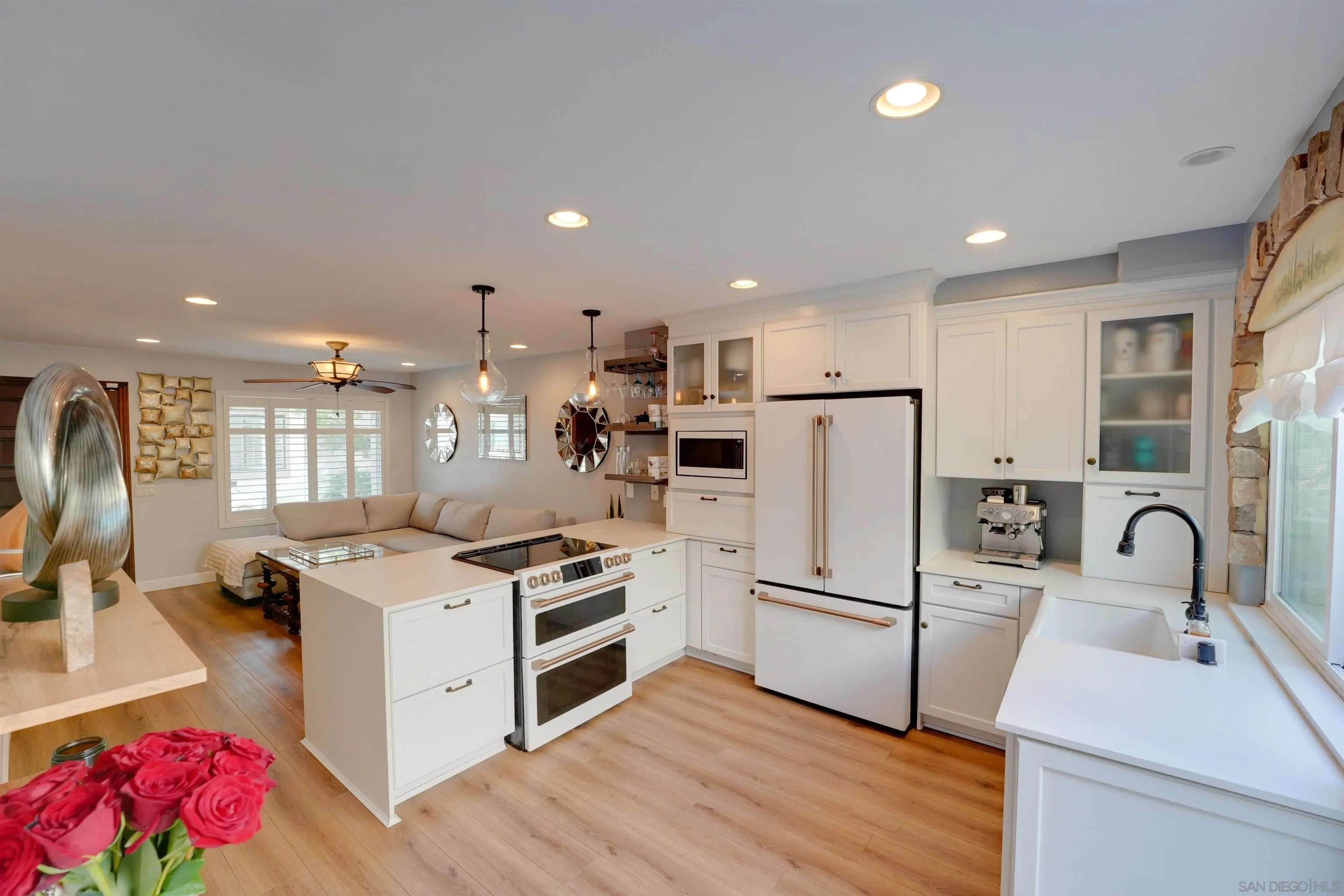 https://cdn.realtyfeed.com/cdn/127/260005204/fb7a6fa1de81a010e391c9df256691dc.webp
