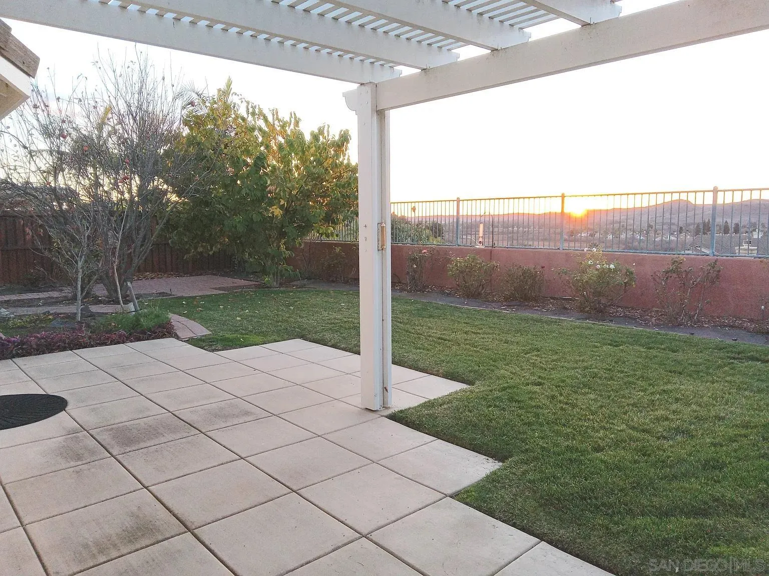 https://cdn.realtyfeed.com/cdn/127/260005208/2f54fc1c122941e955821cd894b6f4c0.webp
