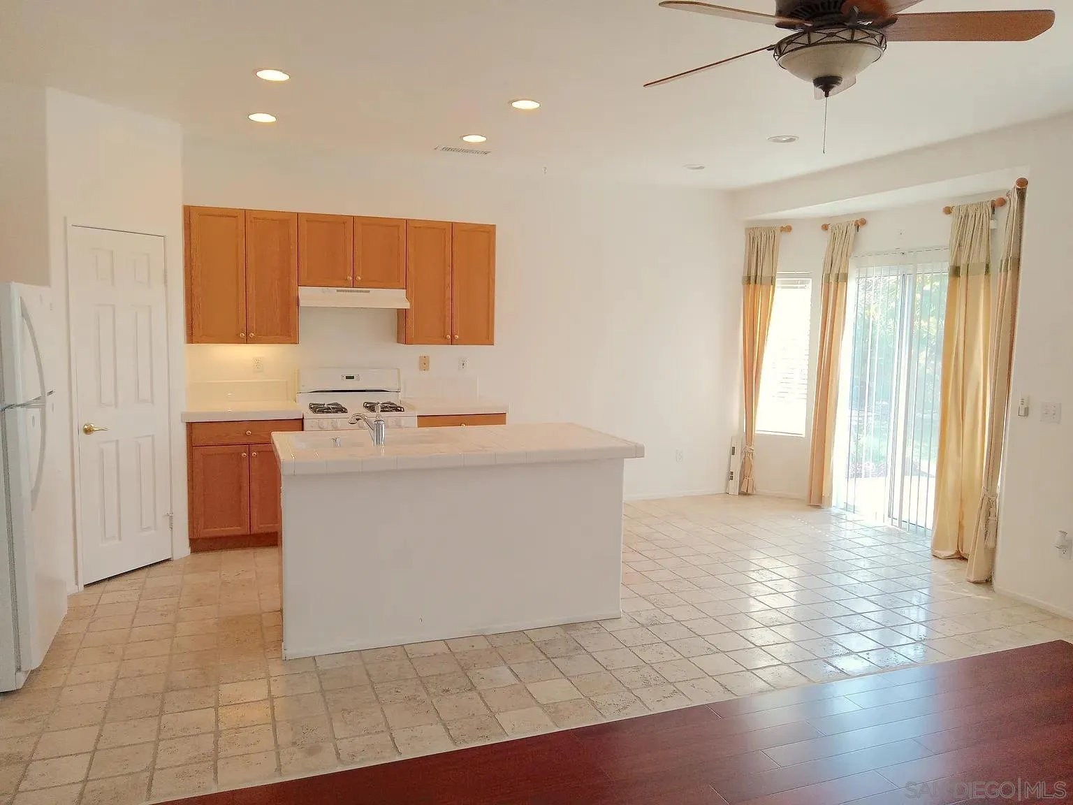 https://cdn.realtyfeed.com/cdn/127/260005208/3ea504155c970f7bdeba74c1d3e0f78d.webp