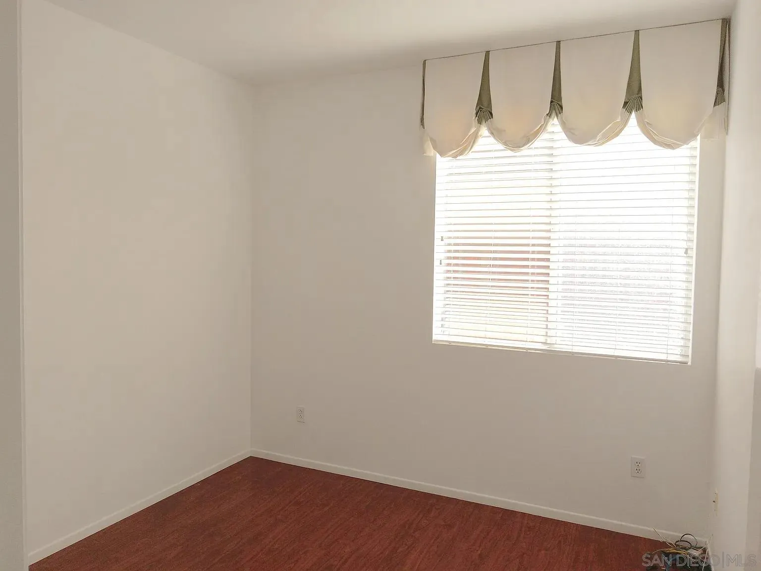 https://cdn.realtyfeed.com/cdn/127/260005208/83133e21d1320cc9117dd0d852b50bd6.webp