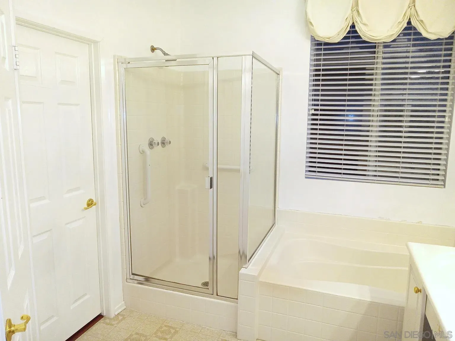 https://cdn.realtyfeed.com/cdn/127/260005208/9799be08bc8f716244622c3dd876eeac.webp