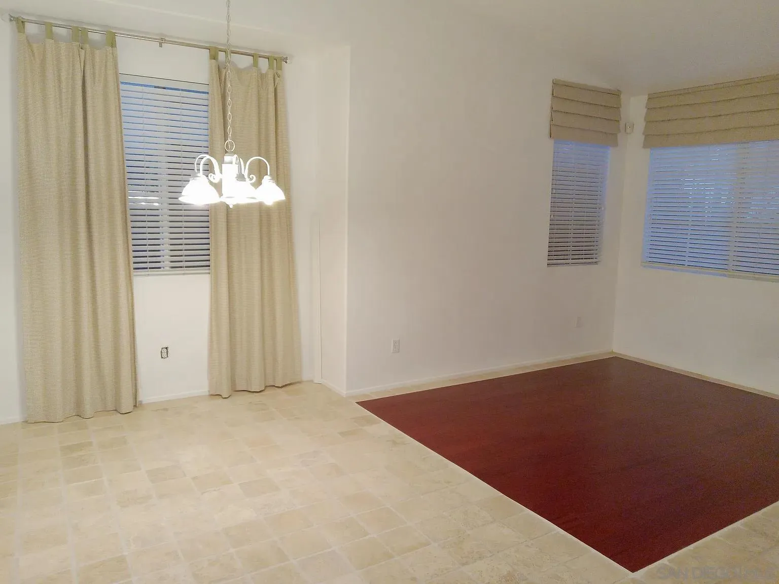 https://cdn.realtyfeed.com/cdn/127/260005208/c760a46a41eb1b9a3ac2998fee4f73f5.webp