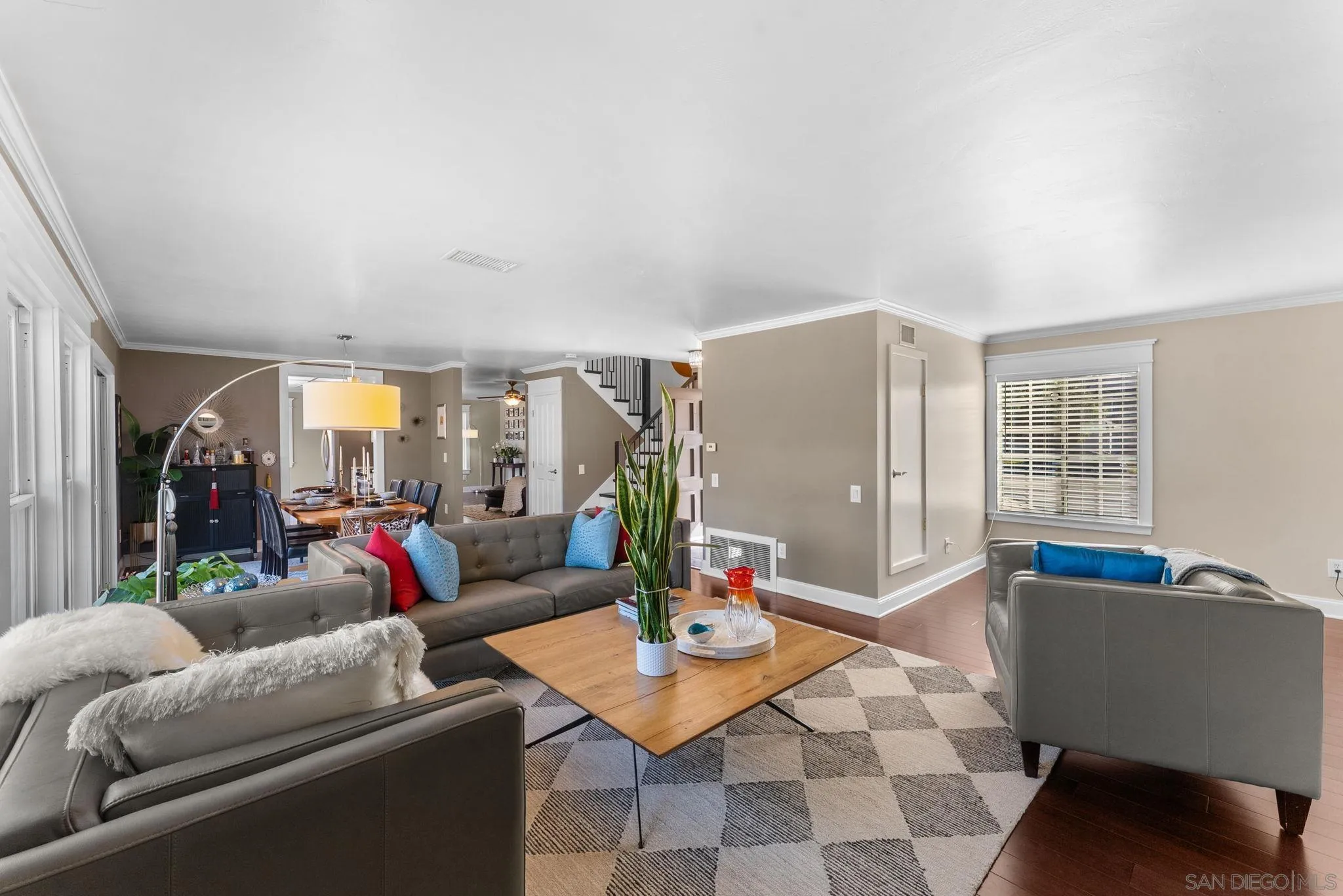https://cdn.realtyfeed.com/cdn/127/260005210/1c9670649c0af985ed08ec542fe3db98.webp